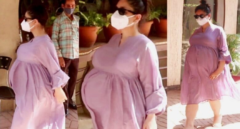 Kareena Kapoor Pregnancy Photo